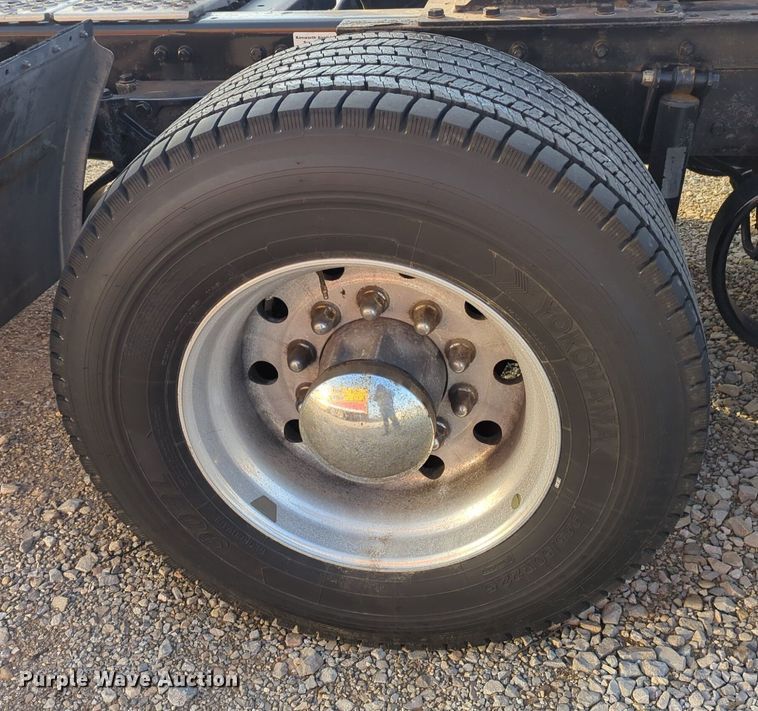 image for item OD9254 2021 Kenworth  T680 semi truck