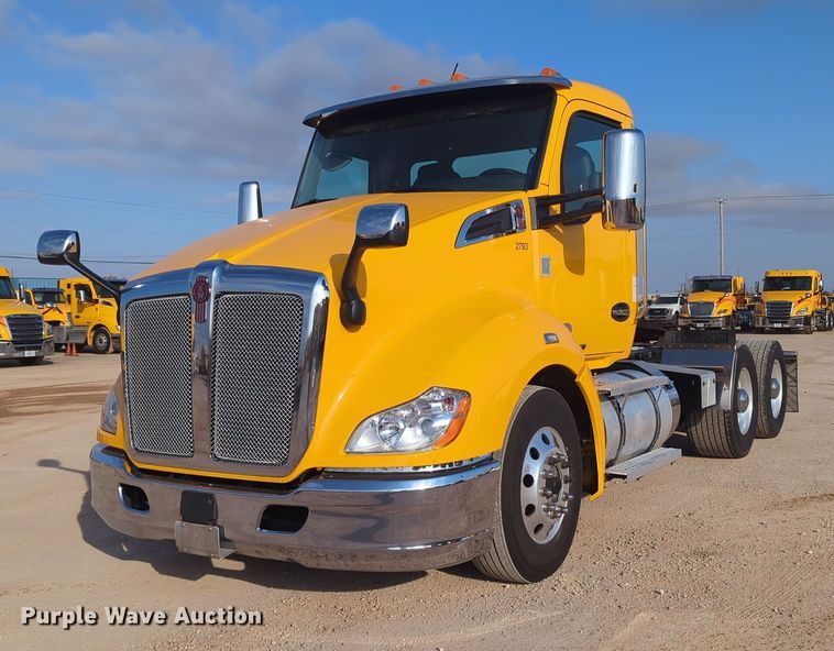 image for item OD9263 2020 Kenworth T680 semi truck