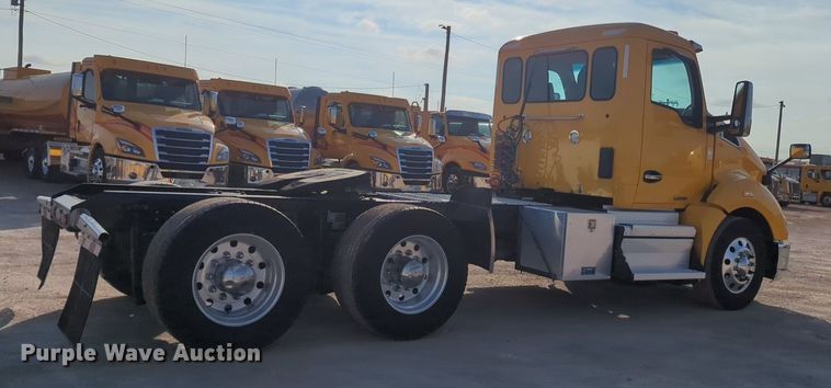 image for item OD9263 2020 Kenworth T680 semi truck