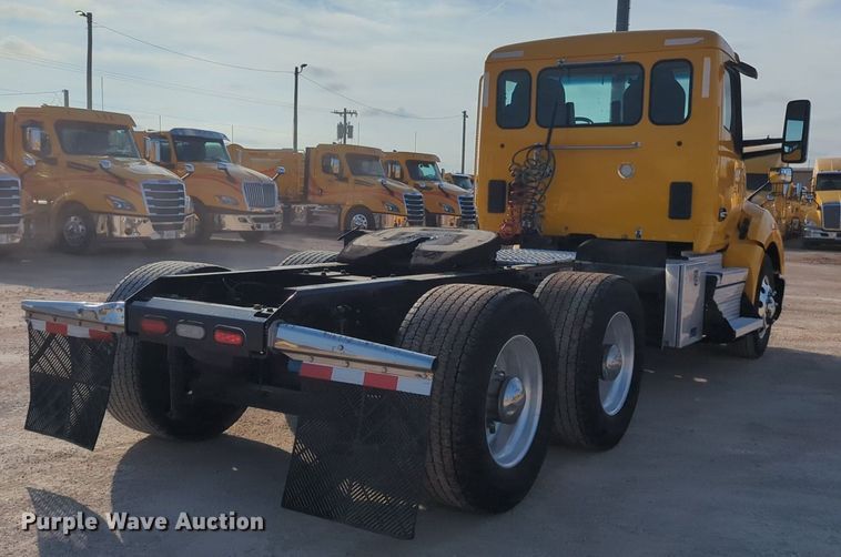 image for item OD9263 2020 Kenworth T680 semi truck