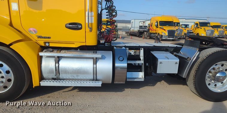 image for item OD9263 2020 Kenworth T680 semi truck