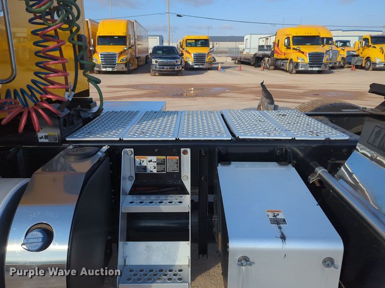 image for item OD9263 2020 Kenworth T680 semi truck