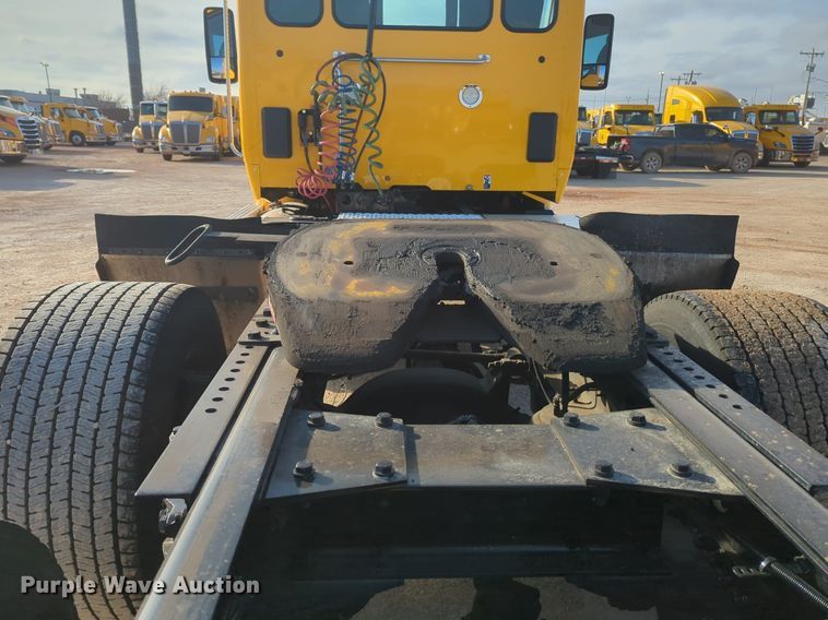 image for item OD9263 2020 Kenworth T680 semi truck