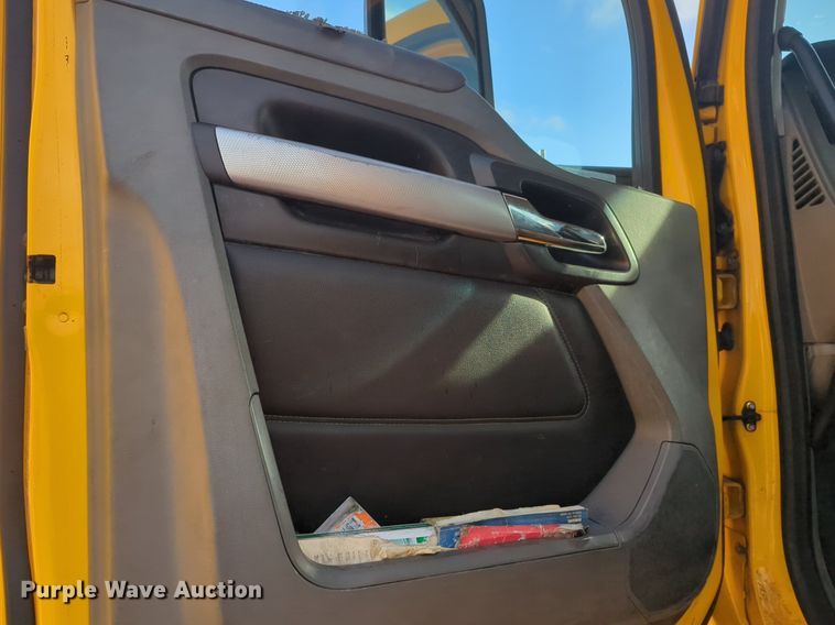 image for item OD9263 2020 Kenworth T680 semi truck