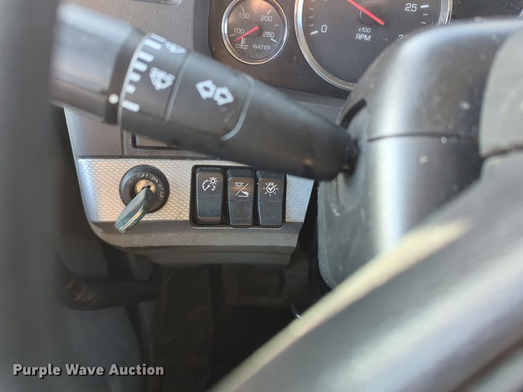 image for item OD9263 2020 Kenworth T680 semi truck