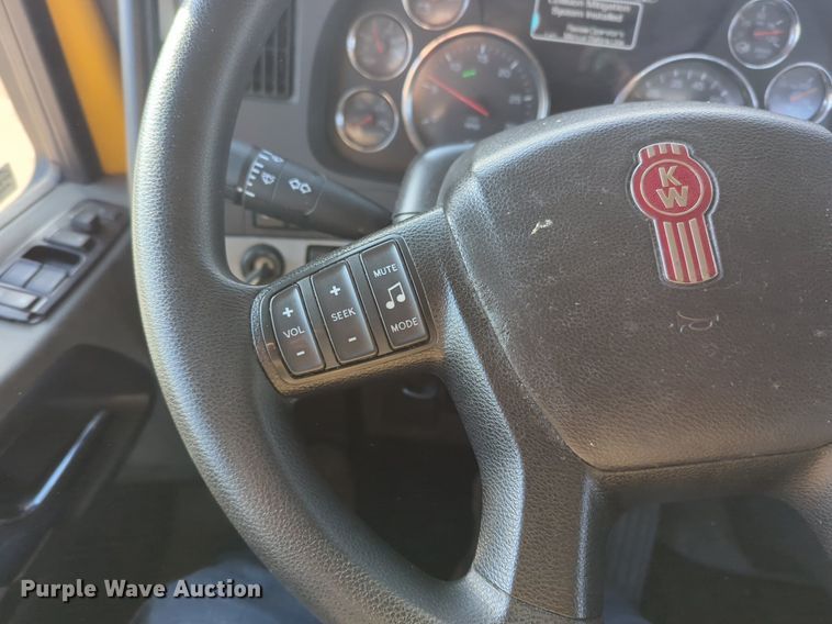 image for item OD9263 2020 Kenworth T680 semi truck