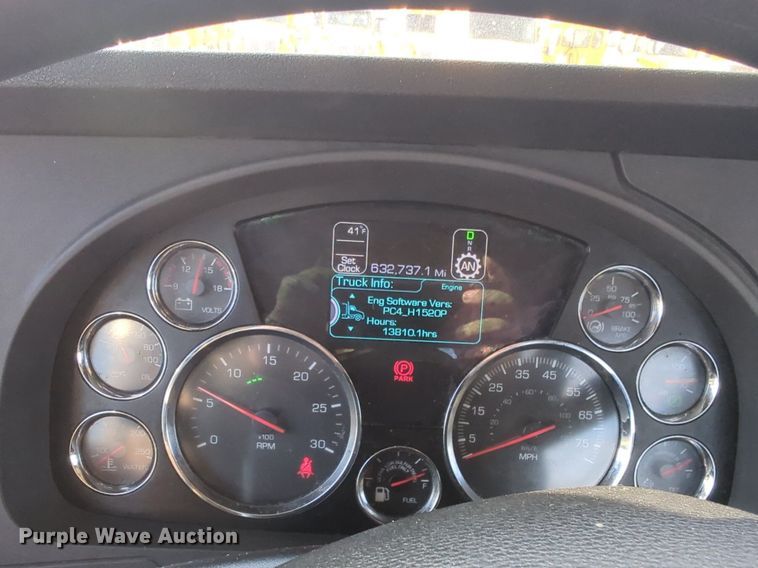 image for item OD9263 2020 Kenworth T680 semi truck