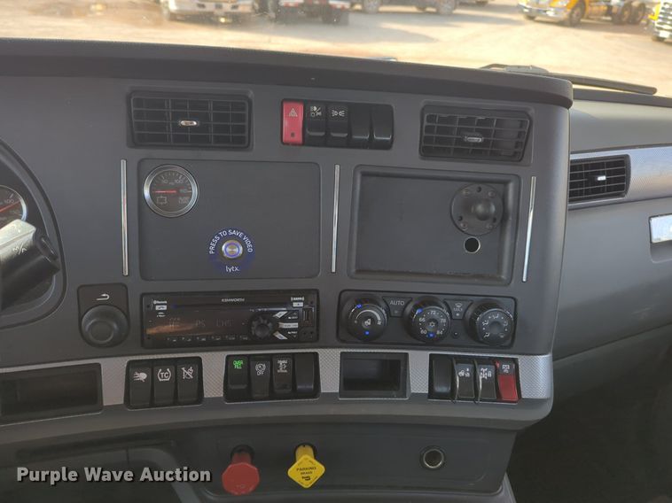 image for item OD9263 2020 Kenworth T680 semi truck