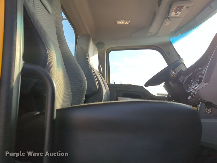 image for item OD9263 2020 Kenworth T680 semi truck