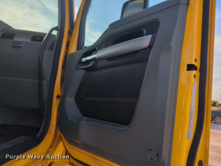 image for item OD9263 2020 Kenworth T680 semi truck