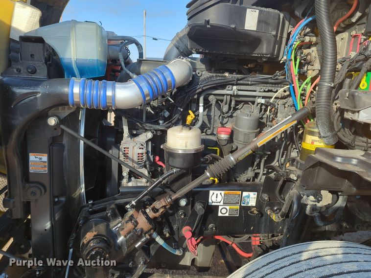 image for item OD9263 2020 Kenworth T680 semi truck