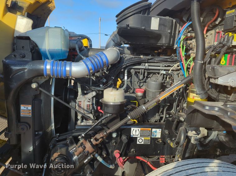 image for item OD9263 2020 Kenworth T680 semi truck