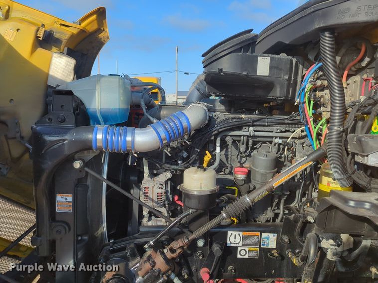 image for item OD9263 2020 Kenworth T680 semi truck