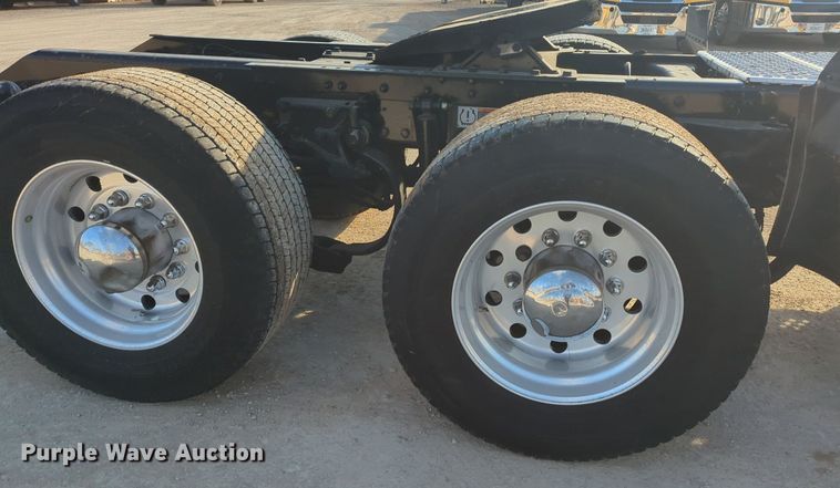 image for item OD9263 2020 Kenworth T680 semi truck