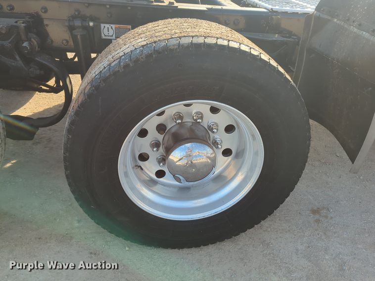 image for item OD9263 2020 Kenworth T680 semi truck