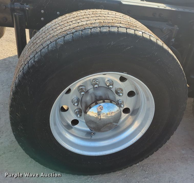 image for item OD9263 2020 Kenworth T680 semi truck