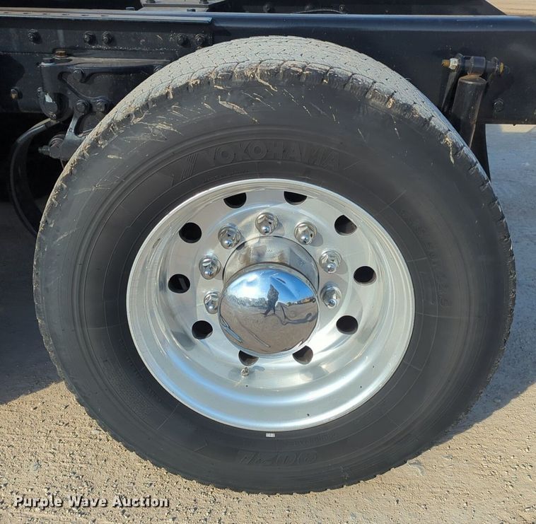 image for item OD9263 2020 Kenworth T680 semi truck