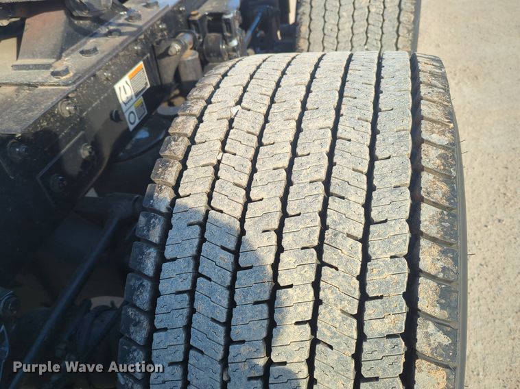 image for item OD9263 2020 Kenworth T680 semi truck