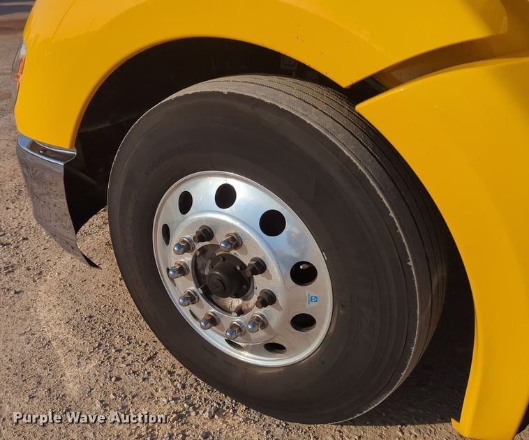 image for item OD9263 2020 Kenworth T680 semi truck