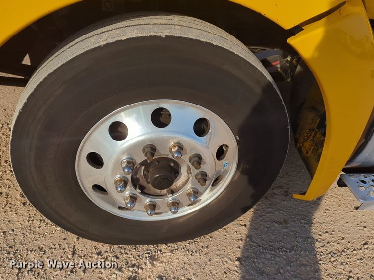 image for item OD9263 2020 Kenworth T680 semi truck