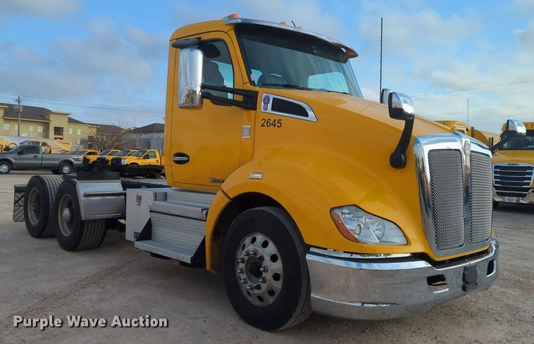 image for item OD9264 2020 Kenworth T680 semi truck