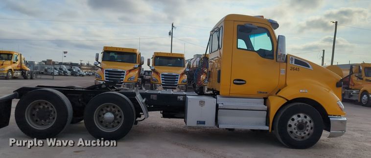 image for item OD9264 2020 Kenworth T680 semi truck