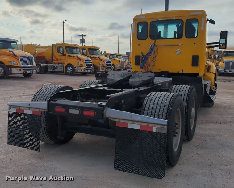 image for item OD9264 2020 Kenworth T680 semi truck