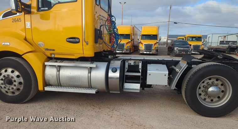 image for item OD9264 2020 Kenworth T680 semi truck