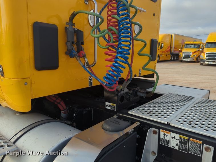 image for item OD9264 2020 Kenworth T680 semi truck