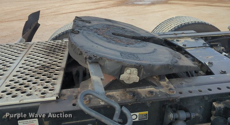 image for item OD9264 2020 Kenworth T680 semi truck