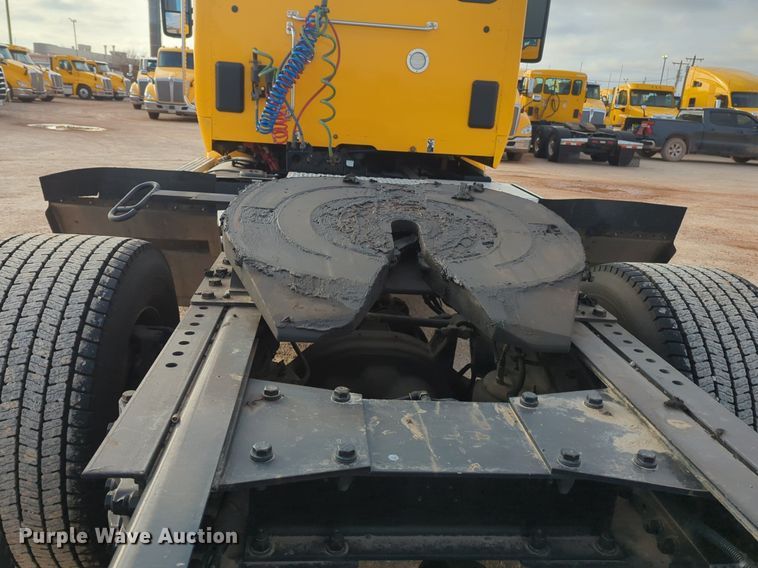 image for item OD9264 2020 Kenworth T680 semi truck