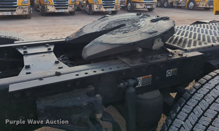 image for item OD9264 2020 Kenworth T680 semi truck