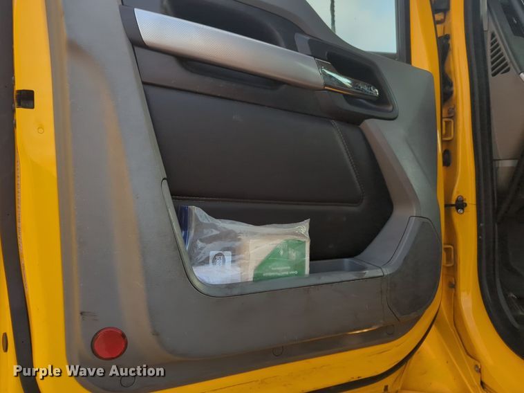 image for item OD9264 2020 Kenworth T680 semi truck