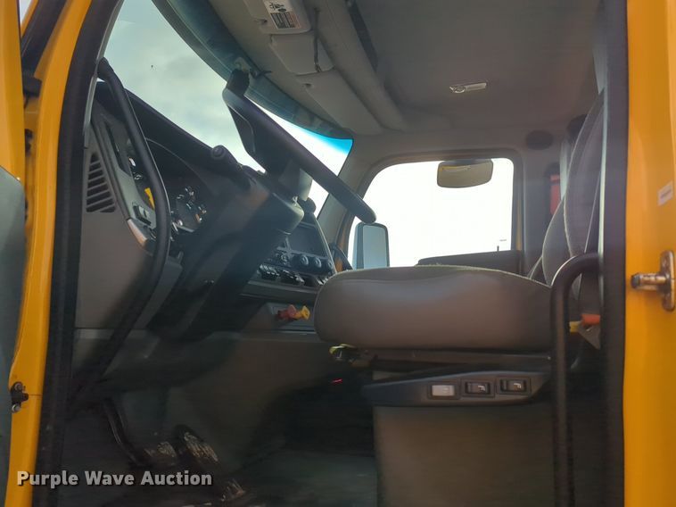 image for item OD9264 2020 Kenworth T680 semi truck