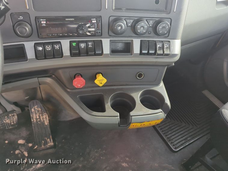 image for item OD9264 2020 Kenworth T680 semi truck
