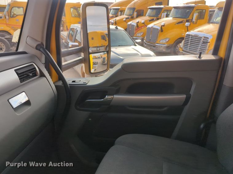 image for item OD9264 2020 Kenworth T680 semi truck