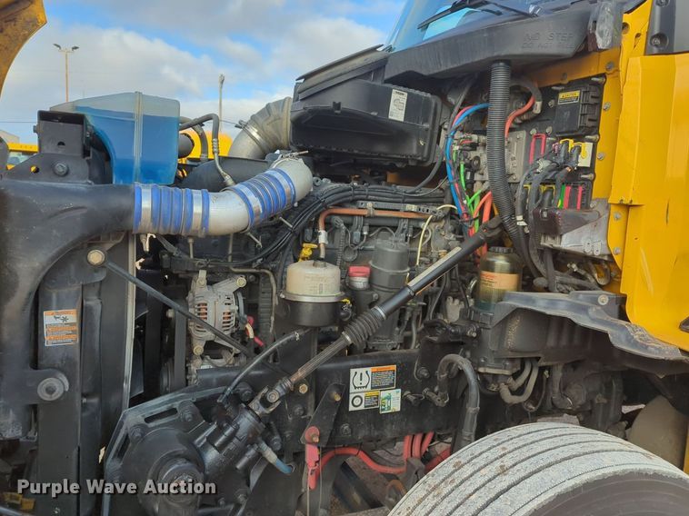 image for item OD9264 2020 Kenworth T680 semi truck