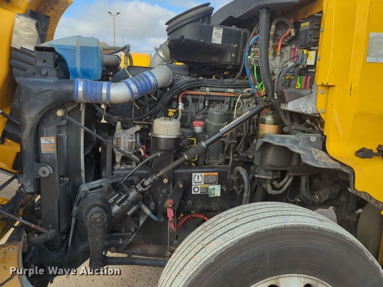 image for item OD9264 2020 Kenworth T680 semi truck