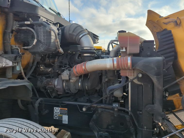 image for item OD9264 2020 Kenworth T680 semi truck