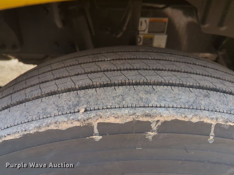 image for item OD9264 2020 Kenworth T680 semi truck