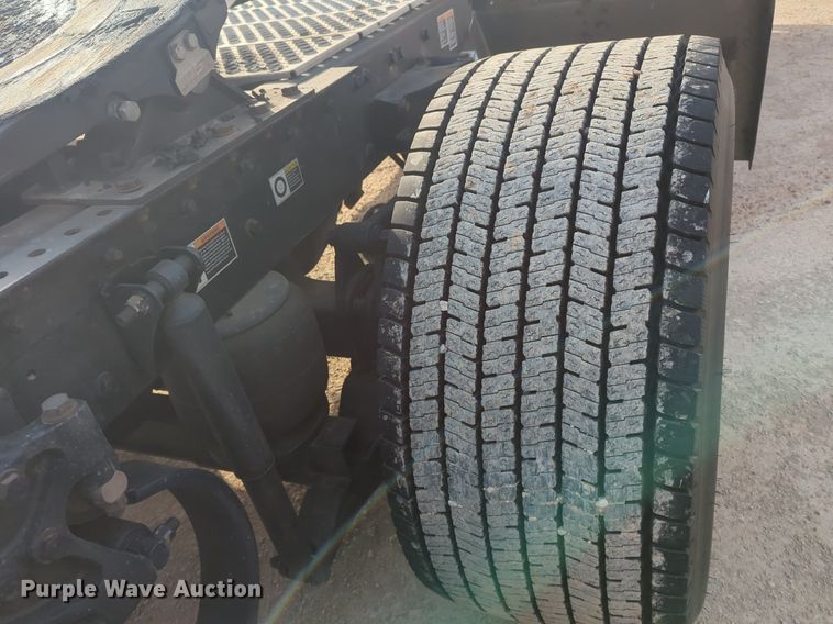 image for item OD9264 2020 Kenworth T680 semi truck