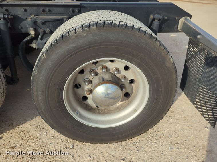 image for item OD9264 2020 Kenworth T680 semi truck