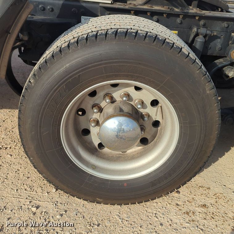 image for item OD9264 2020 Kenworth T680 semi truck