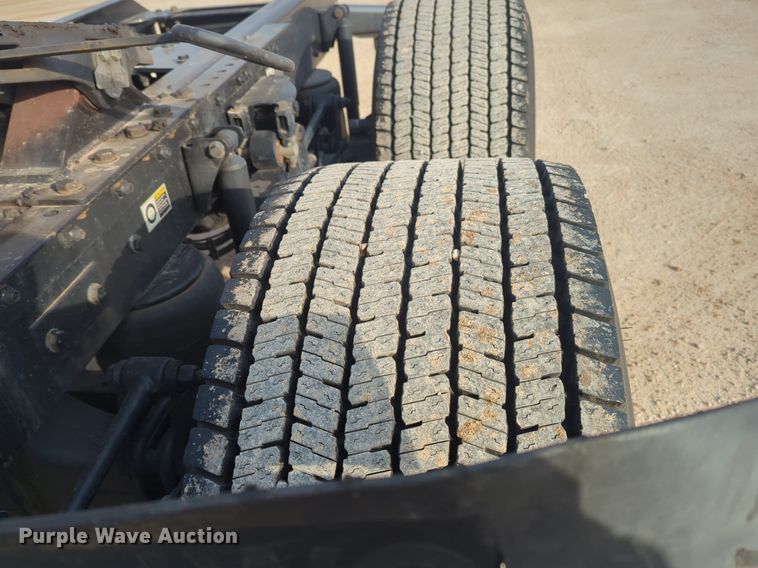 image for item OD9264 2020 Kenworth T680 semi truck