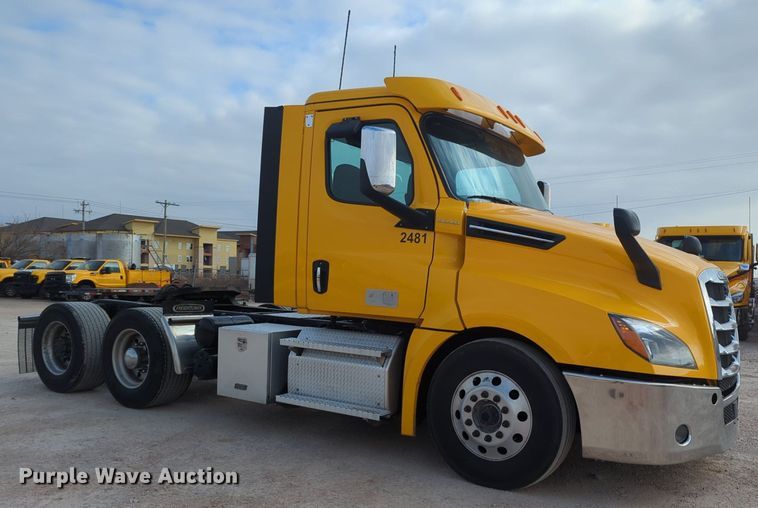 image for item OD9266 2020 Freightliner Cascadia 126 semi truck