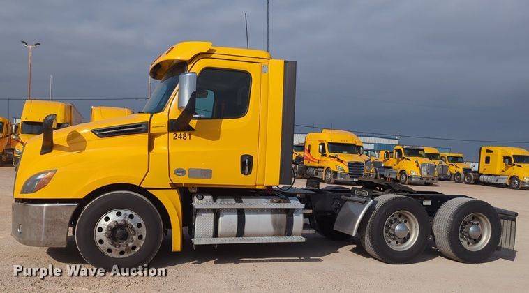 image for item OD9266 2020 Freightliner Cascadia 126 semi truck