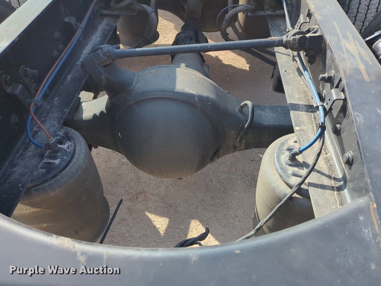 image for item OD9266 2020 Freightliner Cascadia 126 semi truck