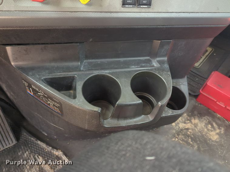 image for item OD9266 2020 Freightliner Cascadia 126 semi truck