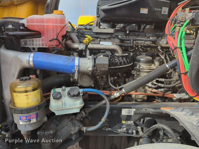 image for item OD9266 2020 Freightliner Cascadia 126 semi truck