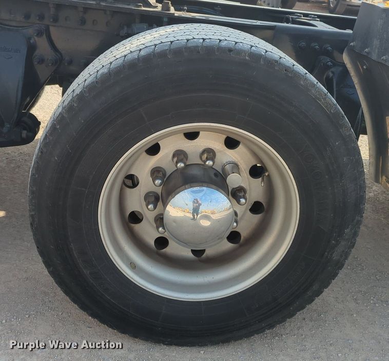 image for item OD9266 2020 Freightliner Cascadia 126 semi truck